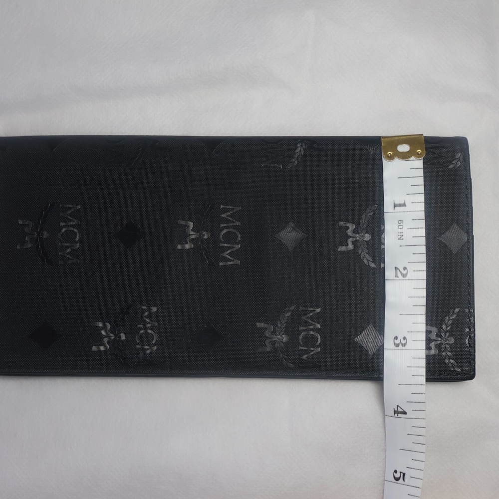 MCM Long Bifold Wallet - Picture 16 of 16